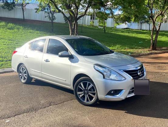 NISSAN VERSA 1.6 16V FLEXSTART UNIQUE 4P XTRONIC NISSAN VERSA 1.6 16V FLEXSTART UNIQUE 4P XTRONIC